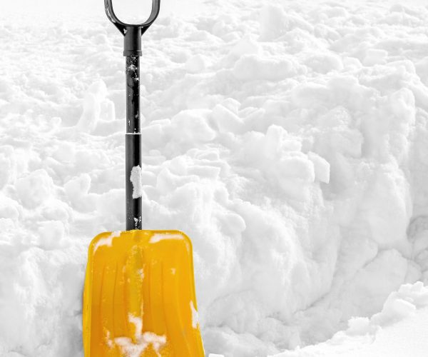 yellow-plastic-shovel-stuck-in-fluffy-white-snow-i-2025-01-09-06-47-13-utc-min